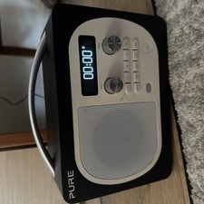 Pure Evoke D4 DAB radio wooden design.