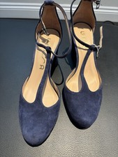 BNWB UNISA NAVY SUEDE TBAR