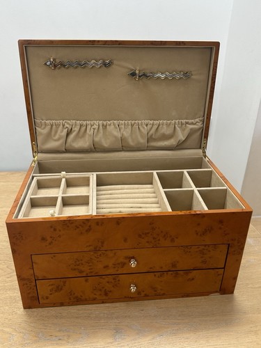 Large wooden lacquer jewellery - large,