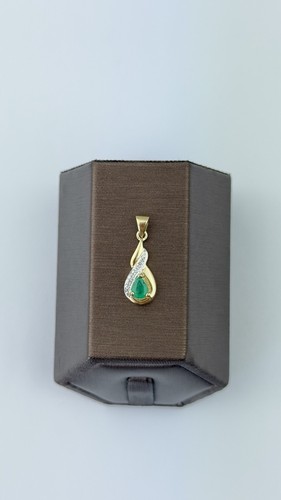 Emerald and diamond 9ct - emerald,