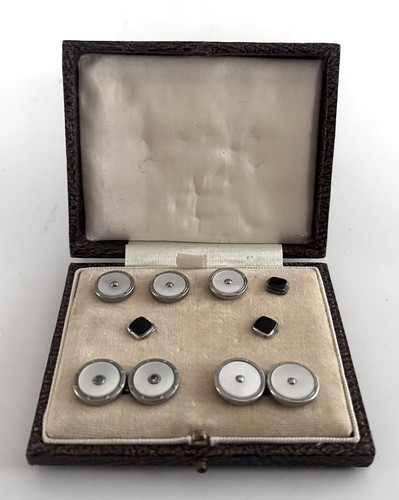 Cased near set art - set, deco
