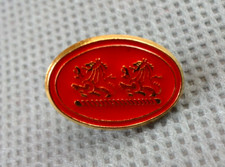 WHYTE & MACKAY ~ Whisky ~ Logo ~ Breweriana ~ PIN BADGE