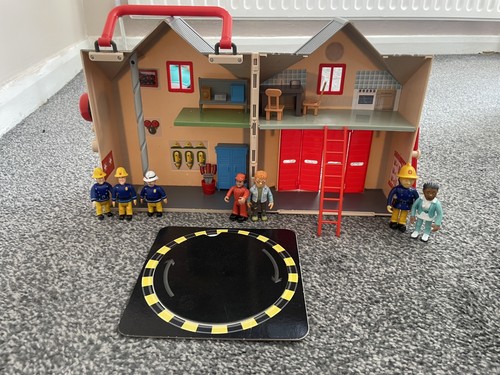 Fireman sam fire station - fireman, carry