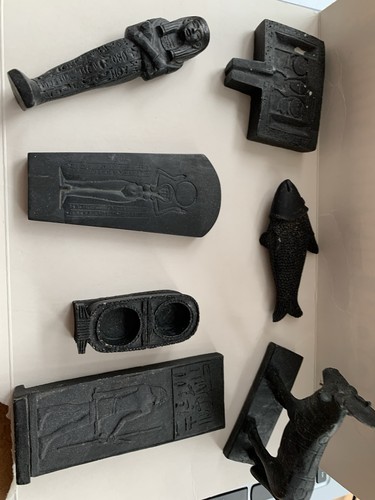 Black resin egyptian - black,