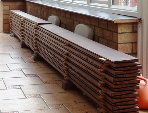 Red cedarwood claddimng - red,