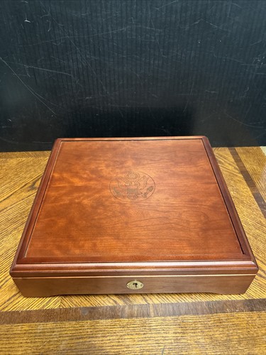 Mint olympic wood coin - us,