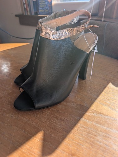 Whistles black with snakeskin - whistles,