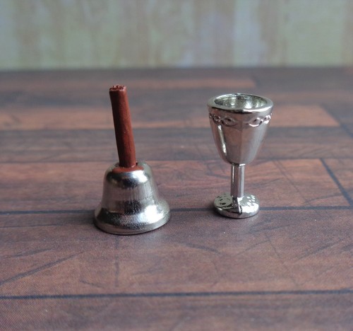 Dolls house miniature - 1:12,
