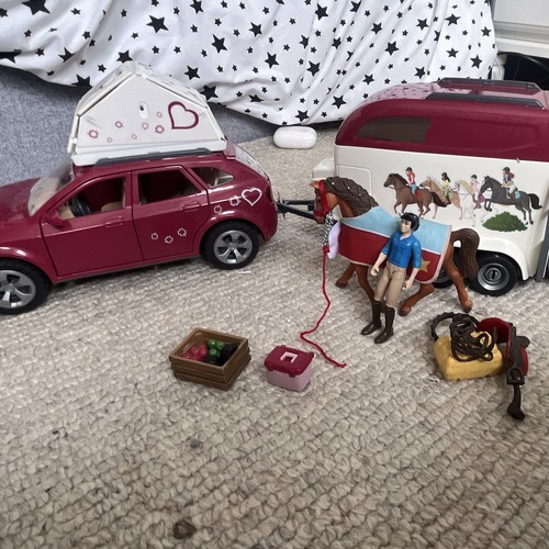 Schleich car and trailer with