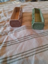  Wade - 1 Green, 1 Brown Posy