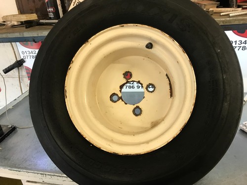 Stud wheel tyre - stud,