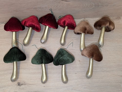 Velvet mushroom hanging - 10,