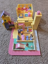 Vintage Polly Pocket Light up School House 1993