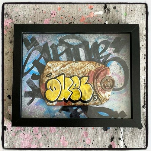 Duel graffiti street art - duel,
