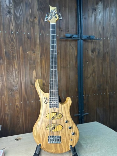 Bass guitar custom - , guitars