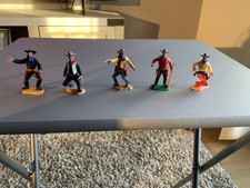 5 Timpo Cowboys Figures