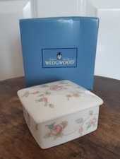WEDGWOOD "Rosehip" Bone China