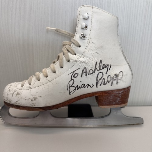 Autographed ice skate - ice,