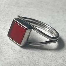 Sterling silver and carnelian stone signet ring UK size N 1/2 hallmarked 1976