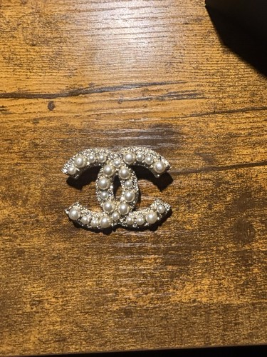 Authentic chanel metal crystal - authentic,