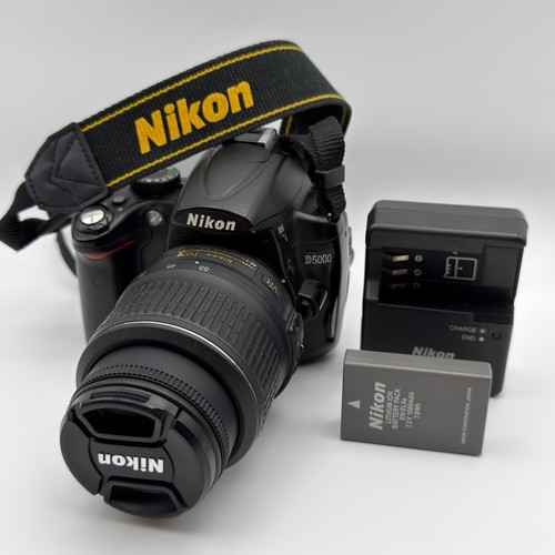 Nikon d5000 3mp - 12.3mp, black