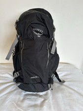 New Osprey HikeLite 26 Backpack Black With Waterproof Covering