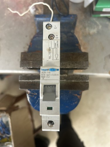 Hager amp curve 6ka 30ma - b,