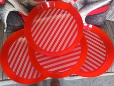 4 Round Plastic Trays In Great