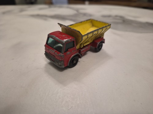 Matchbox grit spreading - matchbox, truck