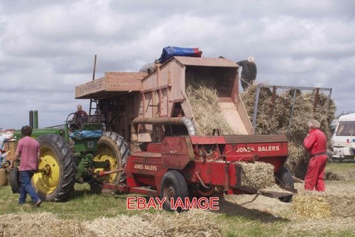 Photo kingsbridge threshing - ,
