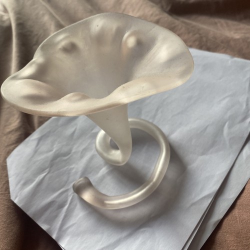 Vtg hand blown glass satin - hand,