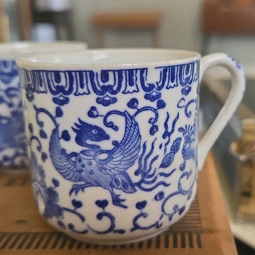 Unmarked blue white pottery - unmarked,
