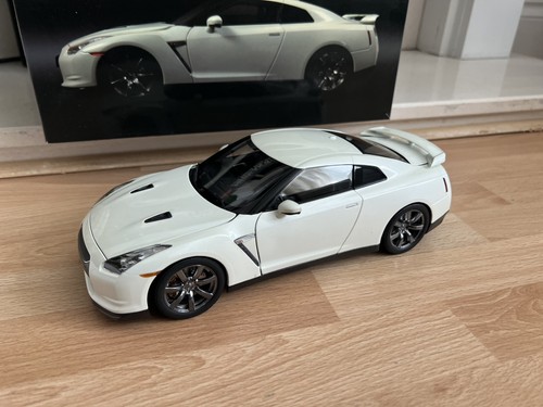 Kyosho nissan premium - gt-r,