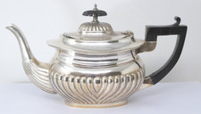 Teapot Oval Gadrooned Body 1 Pint EPNS Silver Plated by Henry Williamson Ltd