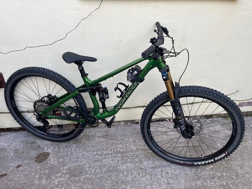 Mountain bike full - mountain,