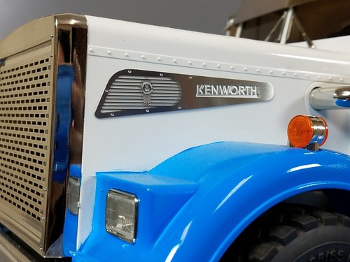 Kenworth pair aluminum logo - kw,
