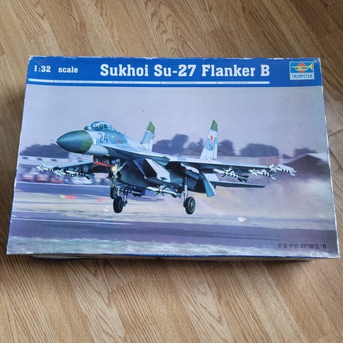 Trumpeter sukhoi su27b - 1,