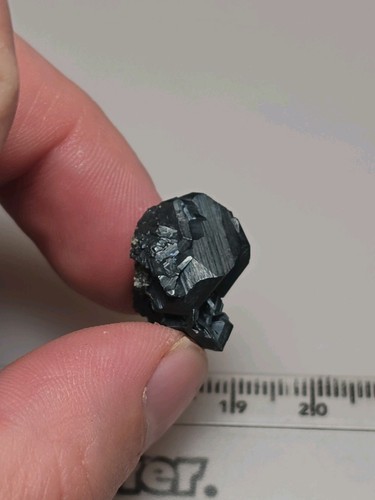 Twinned 6cm chalcocite - 1.6cm,