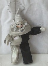 VINTAGE SMALL PORCELAIN