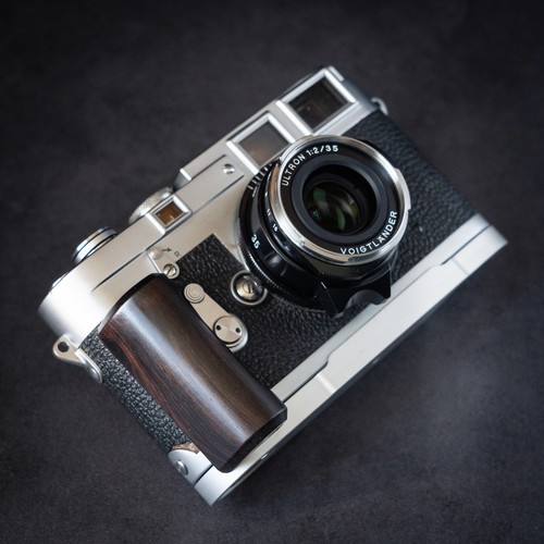 Wood camera hand grip - hand, alloy