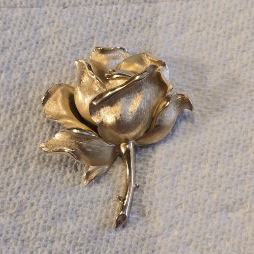 Vintage crown trifari - crown, open