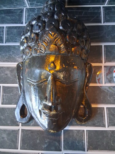 Vtg indonesian hand - hand, carved