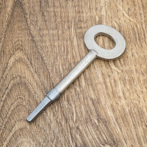 Singer sewing machine case key - case,