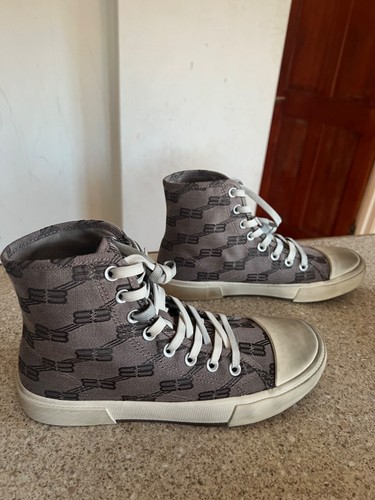 Bnwb authentic balenciaga - bnwb,