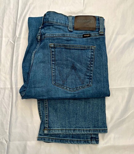 Wrangler relaxed fit straight - relaxed,