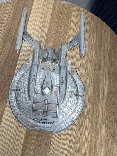 Eaglemoss star trek starship - eaglemoss,