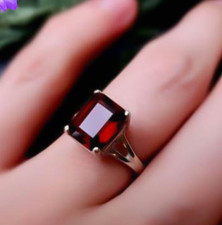 Mozambique garnet gemstone - garnet,