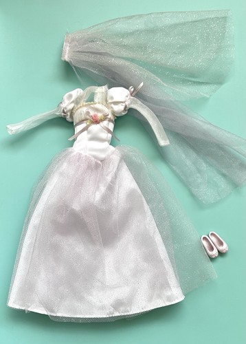 Barbie 2002 vintage - 🤍,