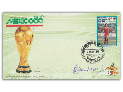 Bobby moore autograph 1986 - moore,