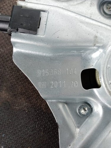 915368104 front right window